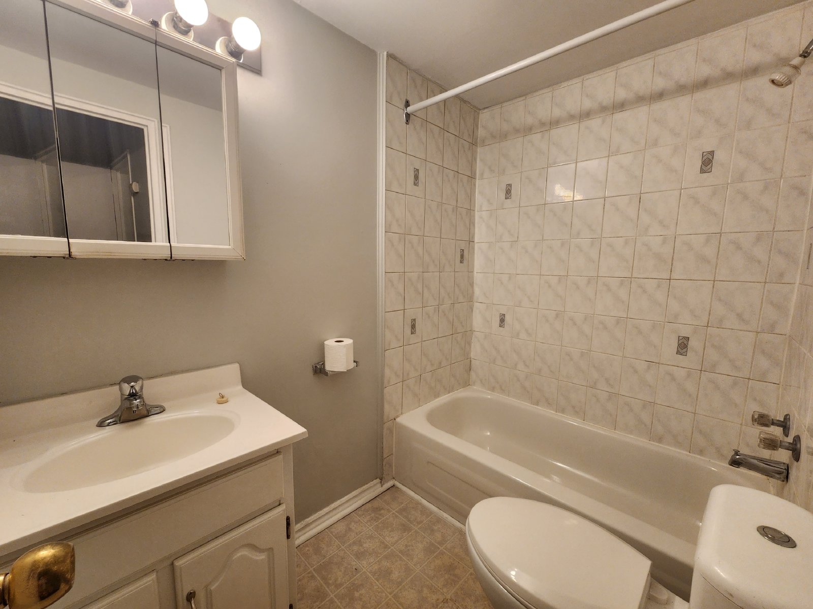 420 Gilmour Street - 707 property image