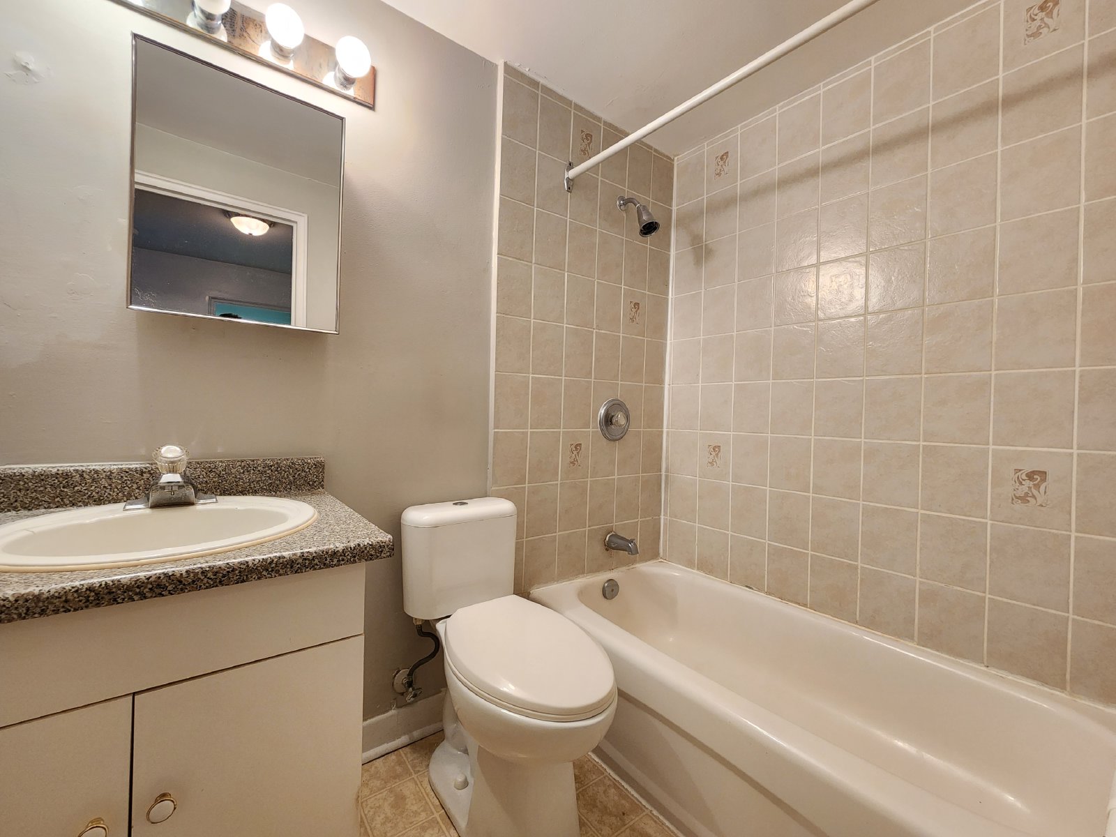 420 Gilmour Street - 707 property image