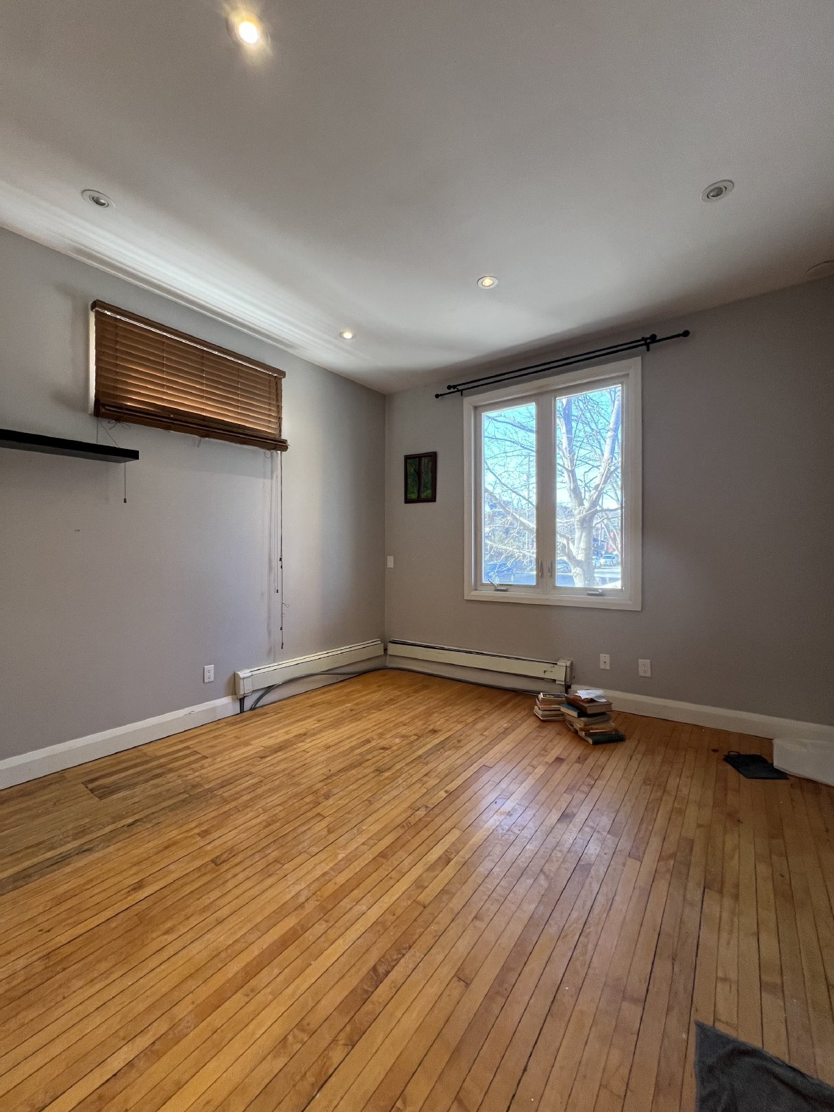 338 Somerset Street E - A property image