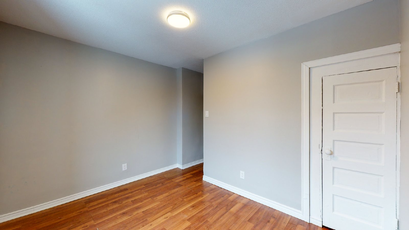 883 Somerset Street West - 3 property image