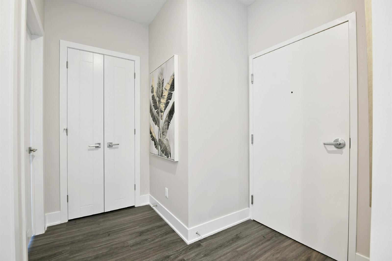 16 Champagne Avenue South - 204 property image