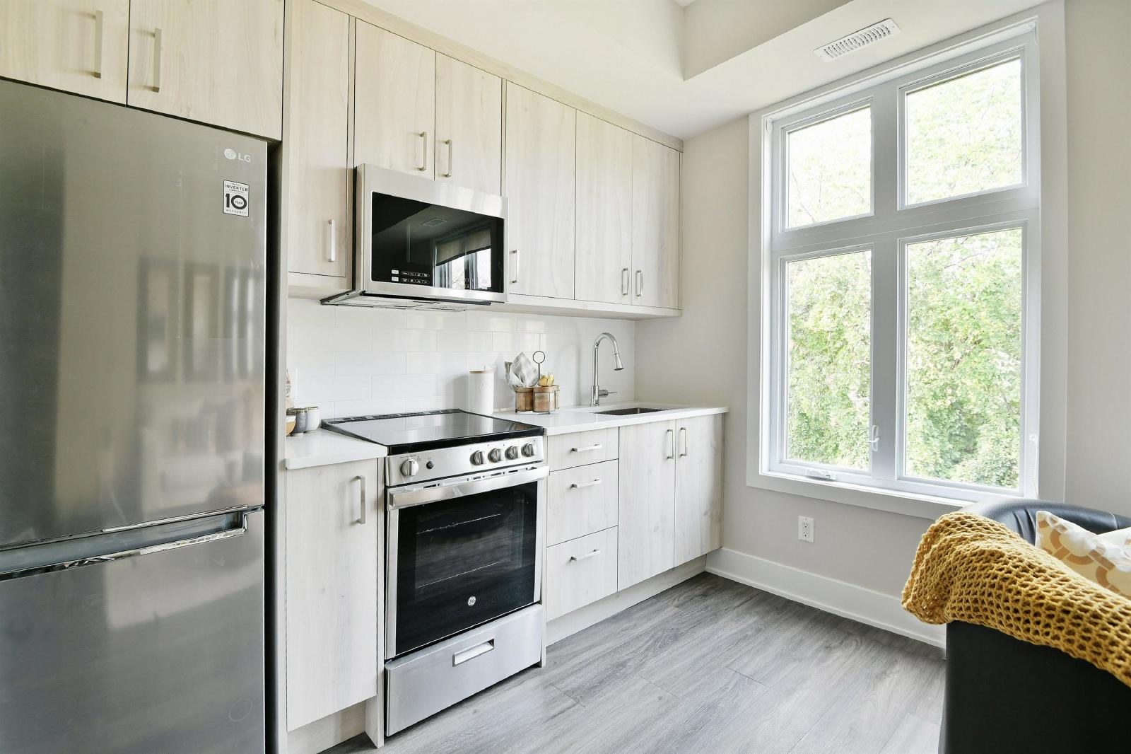 16 Champagne Avenue South - 204 property image