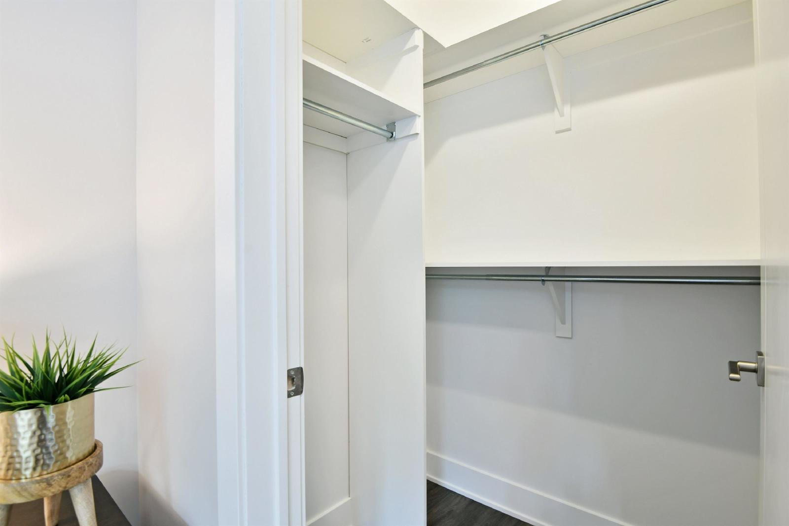 16 Champagne Avenue South - 204 property image