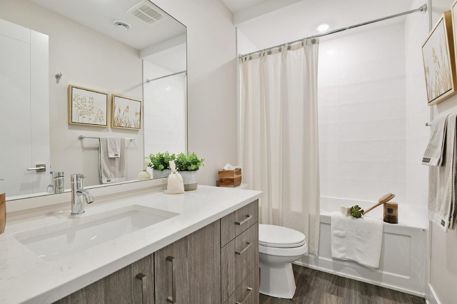 16 Champagne Avenue South - 204 property image