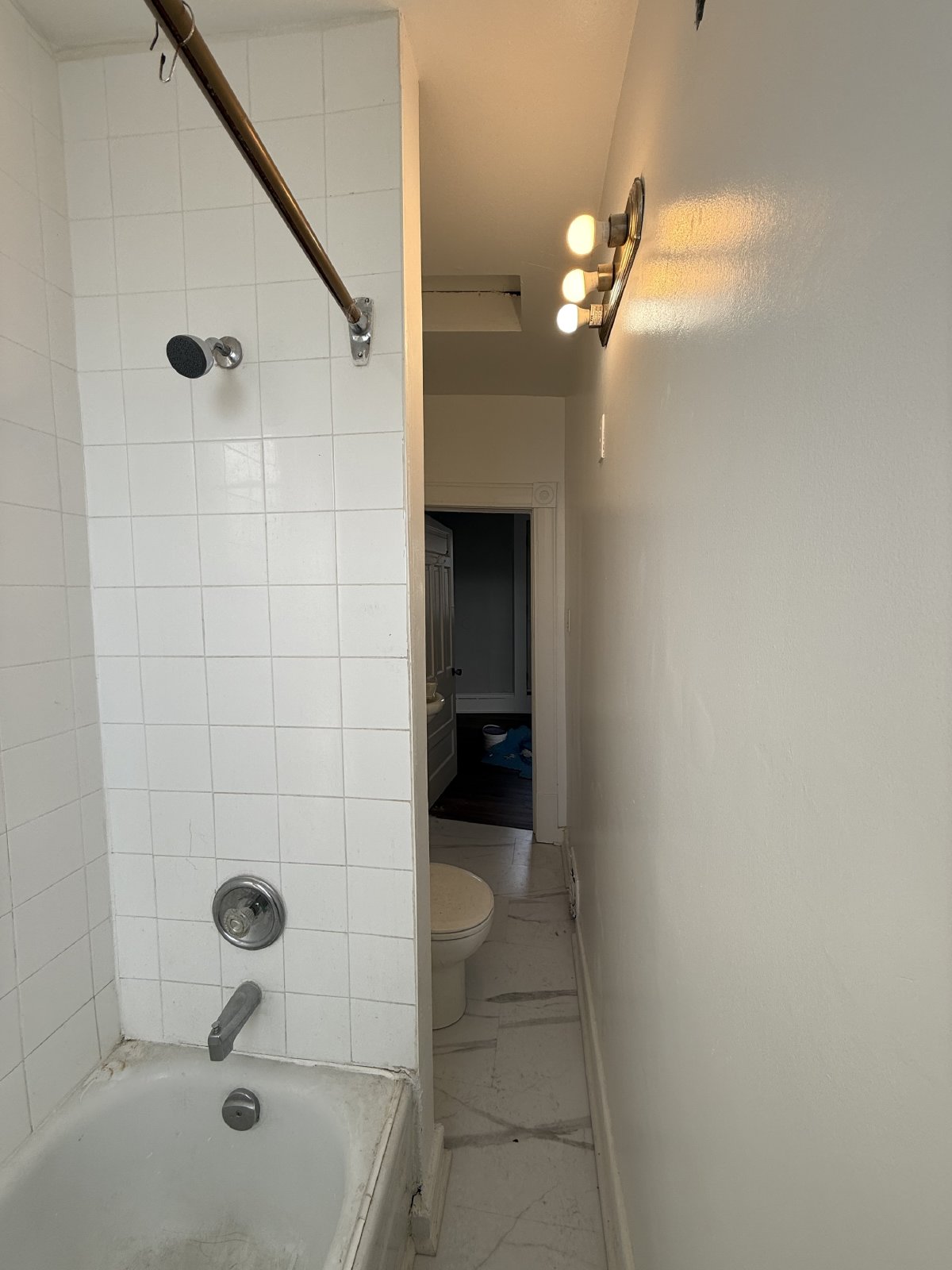 381 Bronson - Unit 3 property image