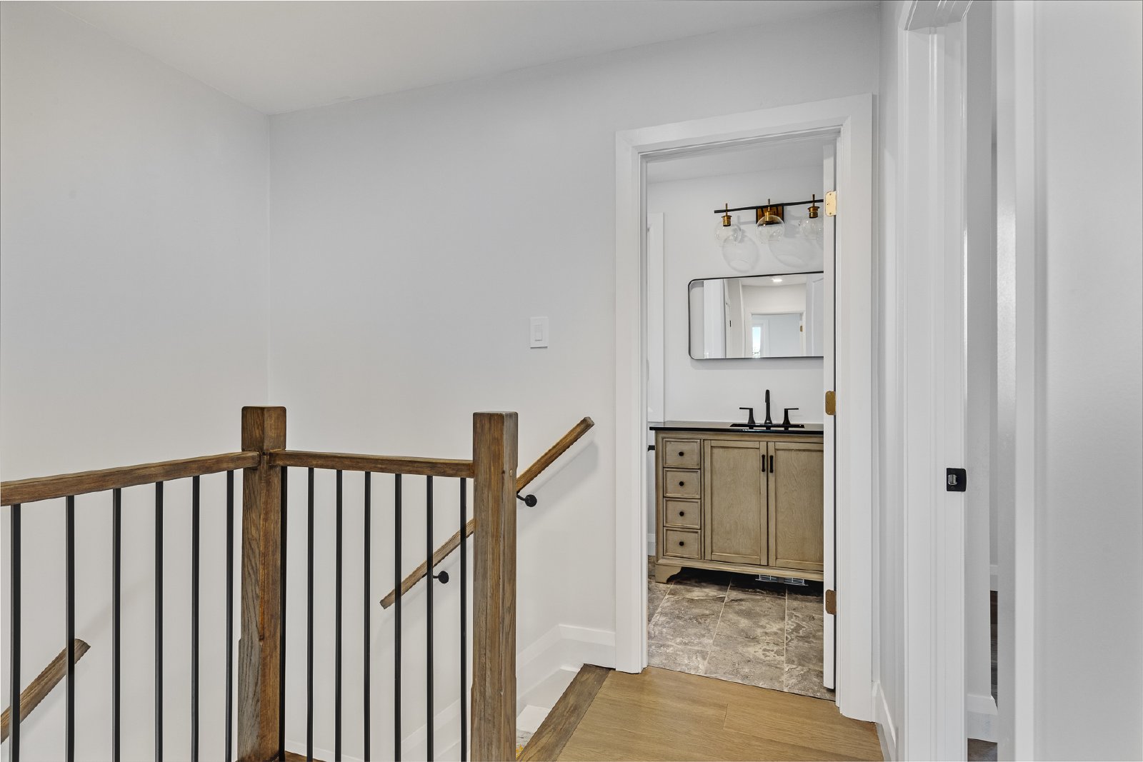 660 Hochelaga Street - 26 property image