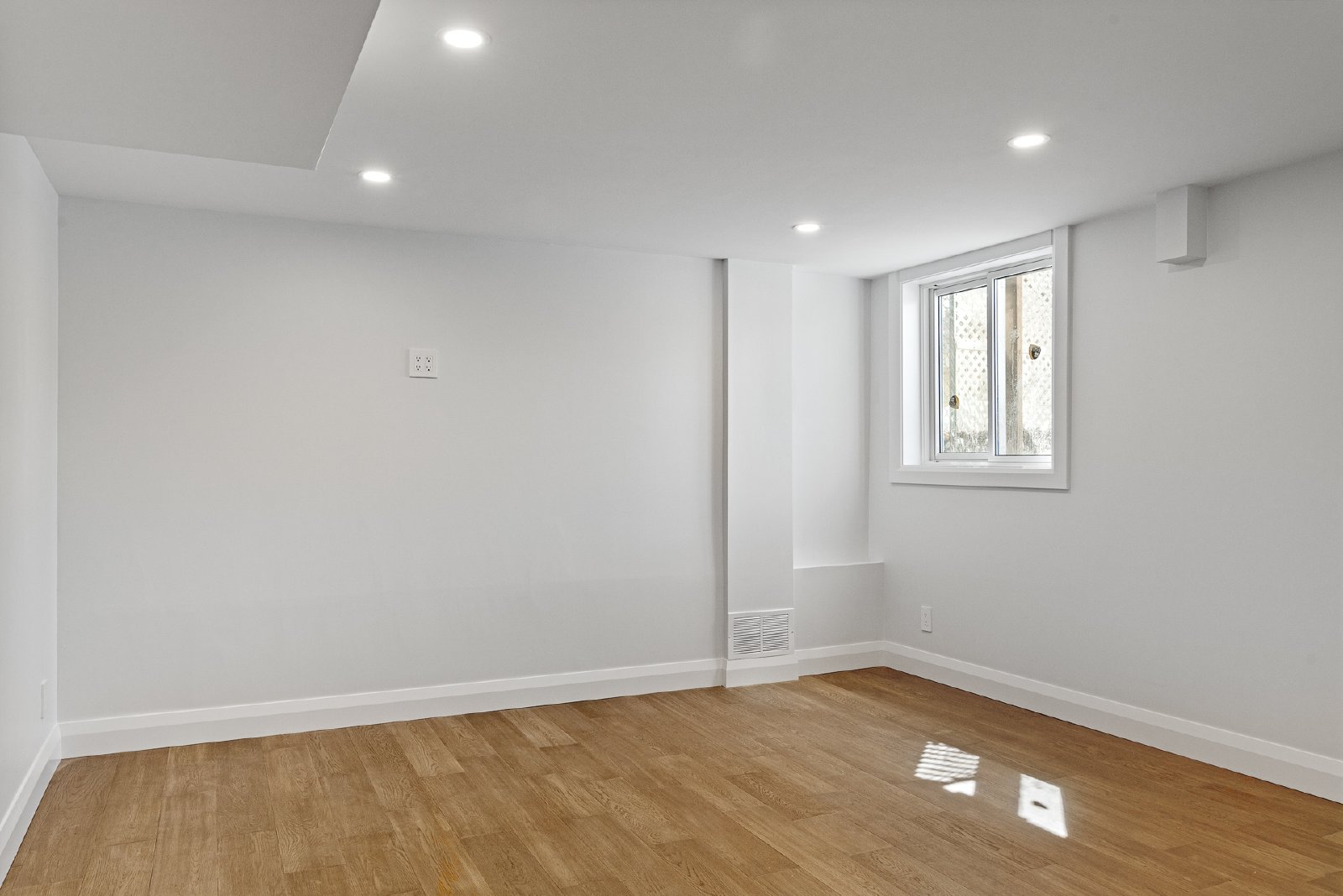 660 Hochelaga Street - 26 property image