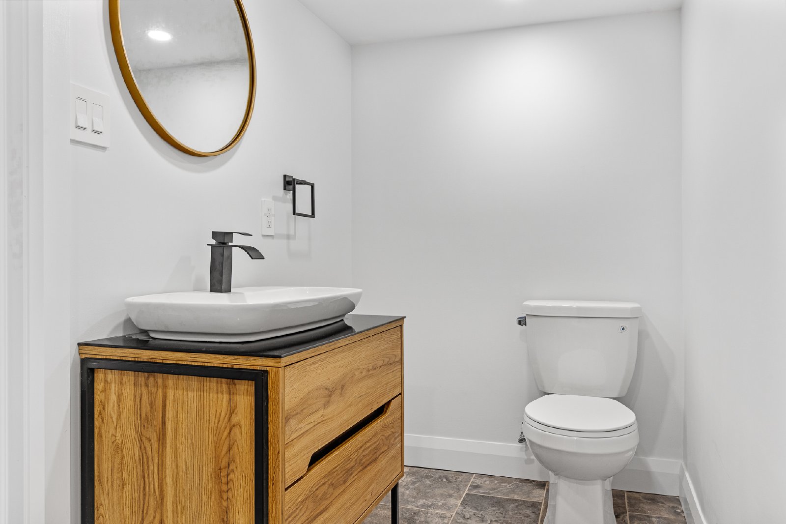 660 Hochelaga Street - 26 property image