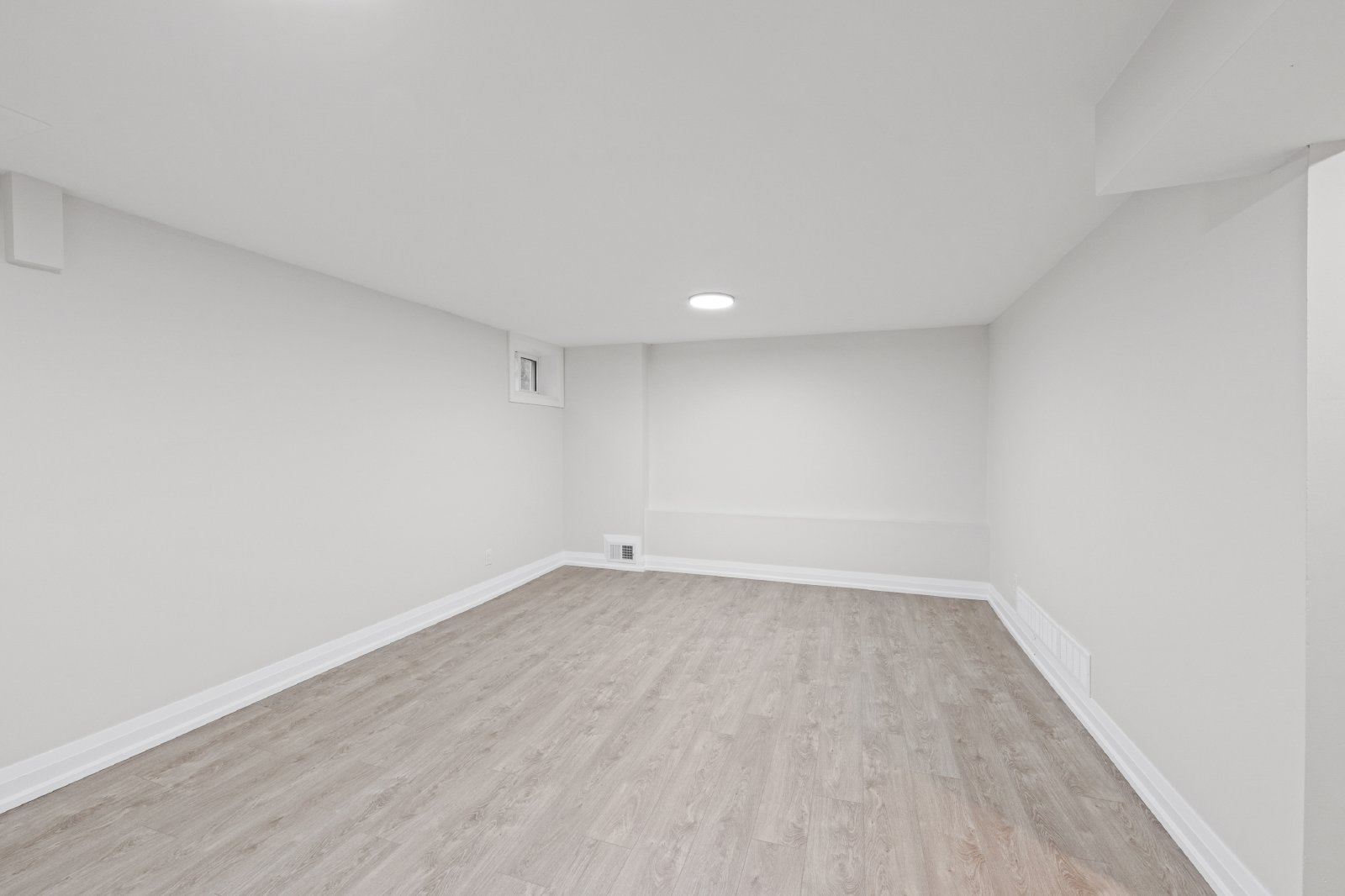 660 Hochelaga Street - 28 property image