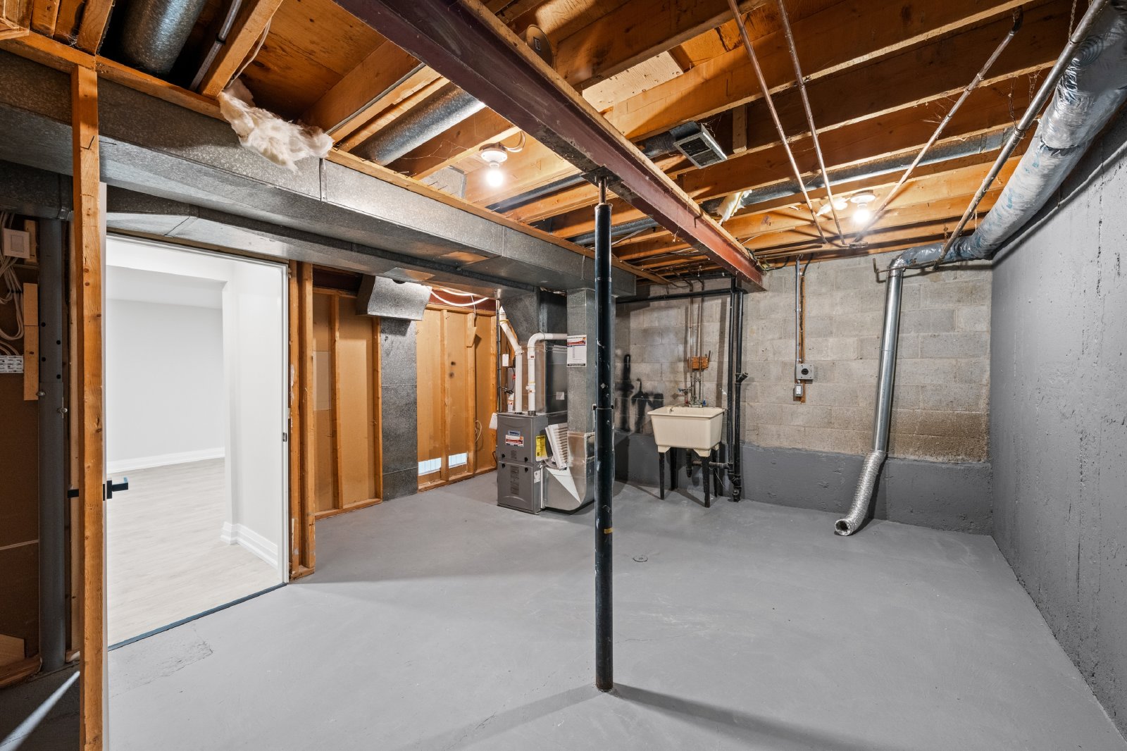 660 Hochelaga Street - 28 property image