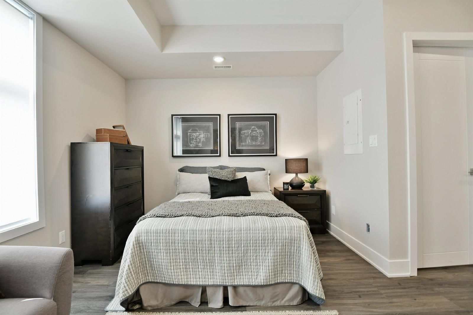 16 Champagne Avenue South - 202 property image