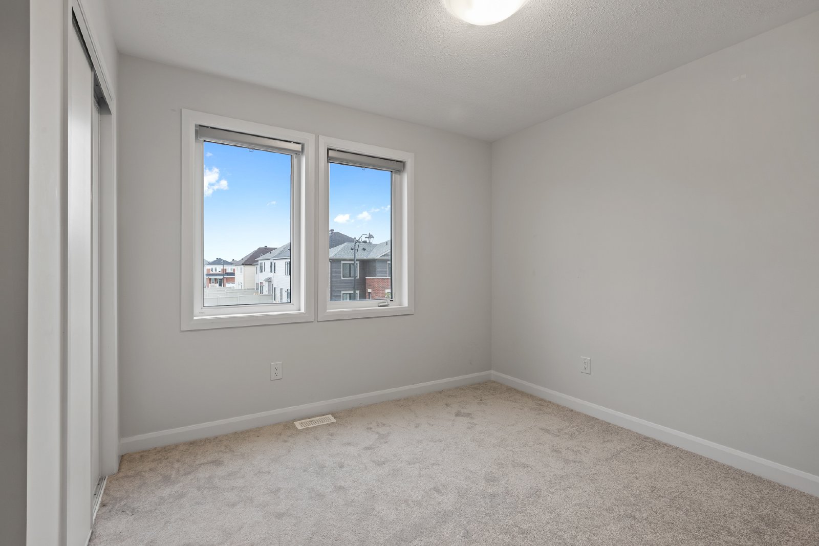 52 Eramosa Crescent - 1 property image