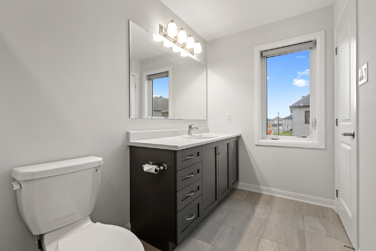 52 Eramosa Crescent - 1 property image