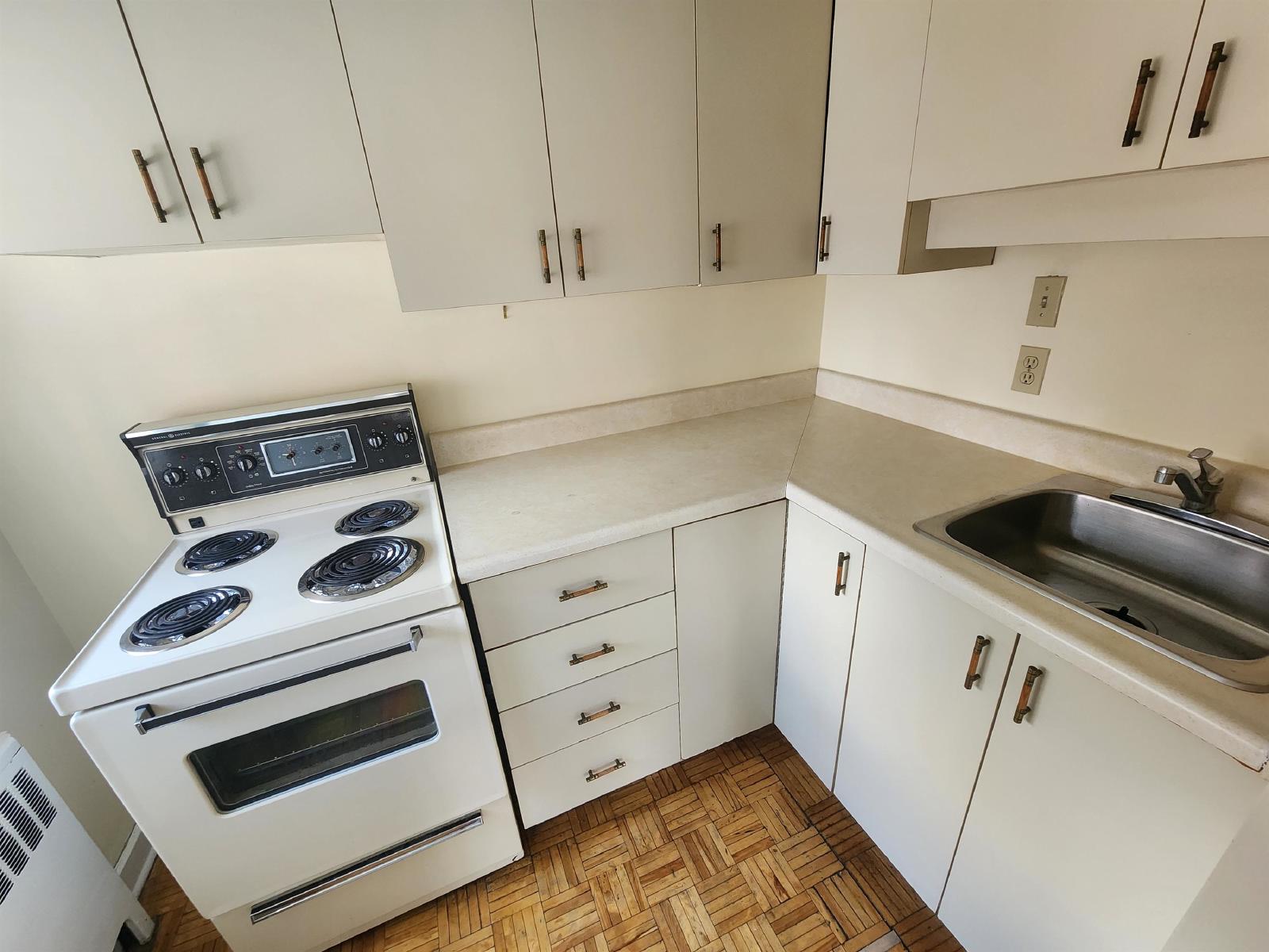 161 Somerset Street West - 26 property image