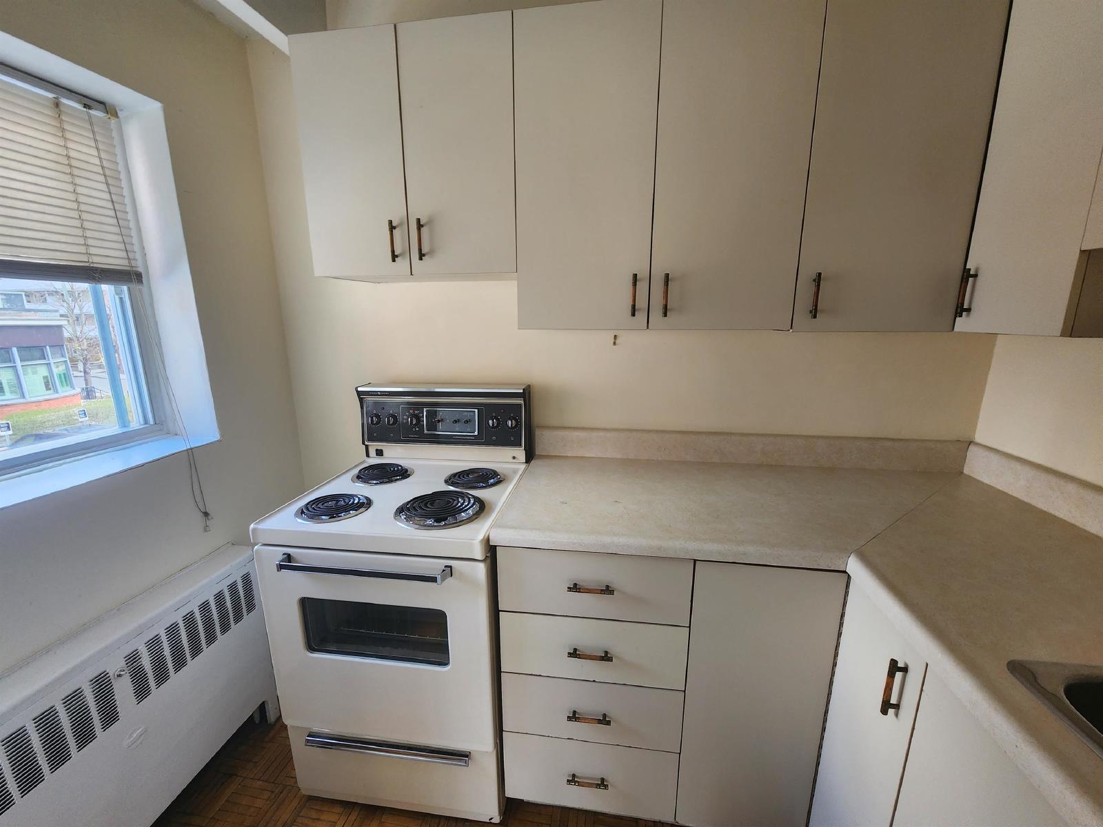 161 Somerset Street West - 26 property image