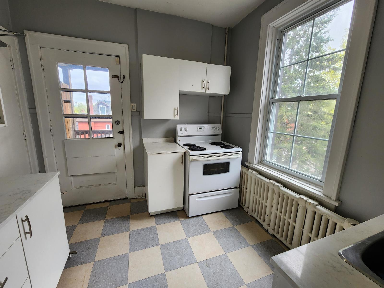 196 James - Unit 4 property image