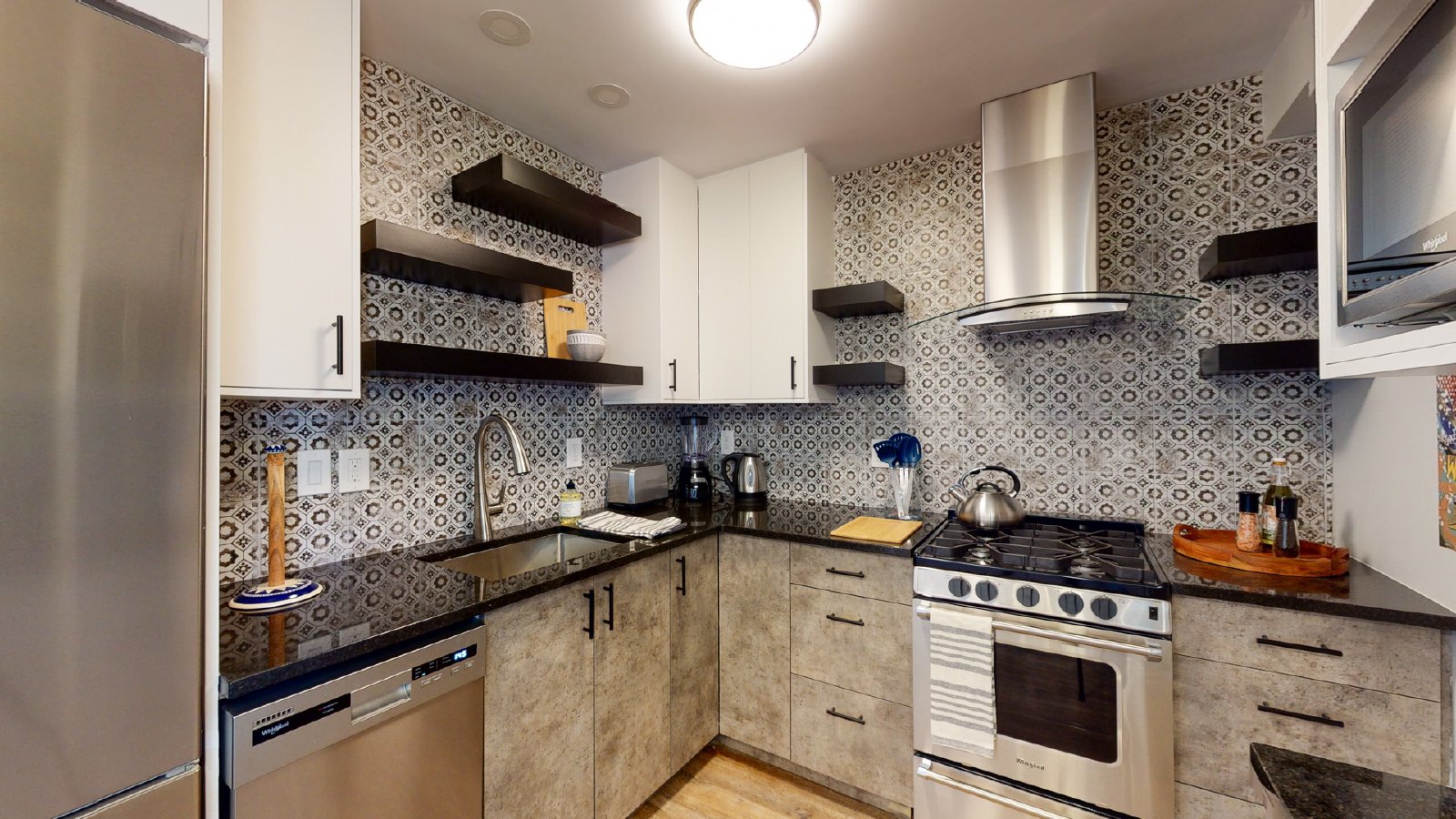 238 Carruthers Avenue - 203 property image