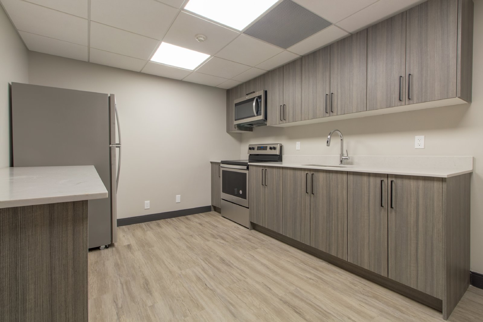 420 Gilmour Street - 907 property image