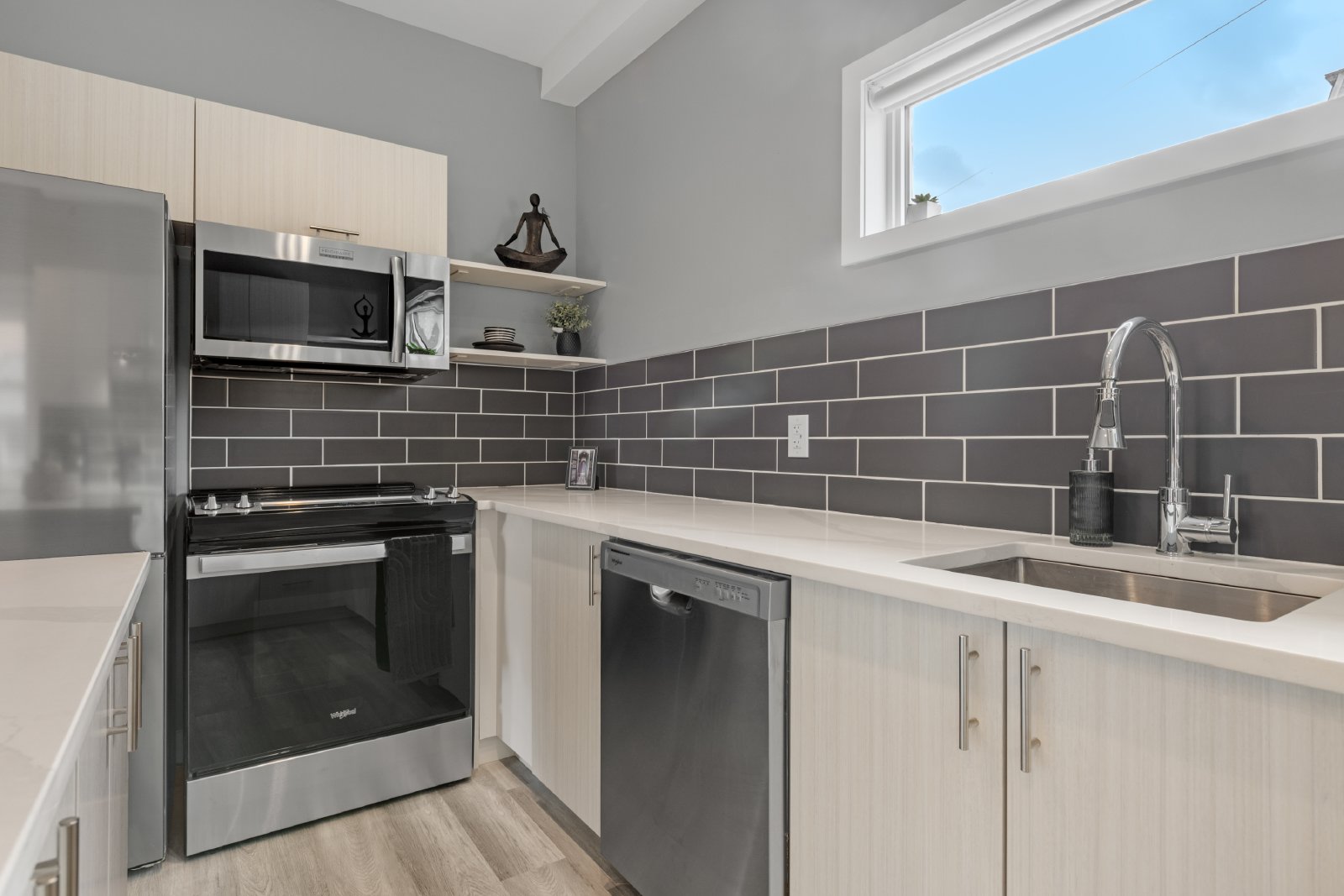 255 Somerset Street East - 3 property image