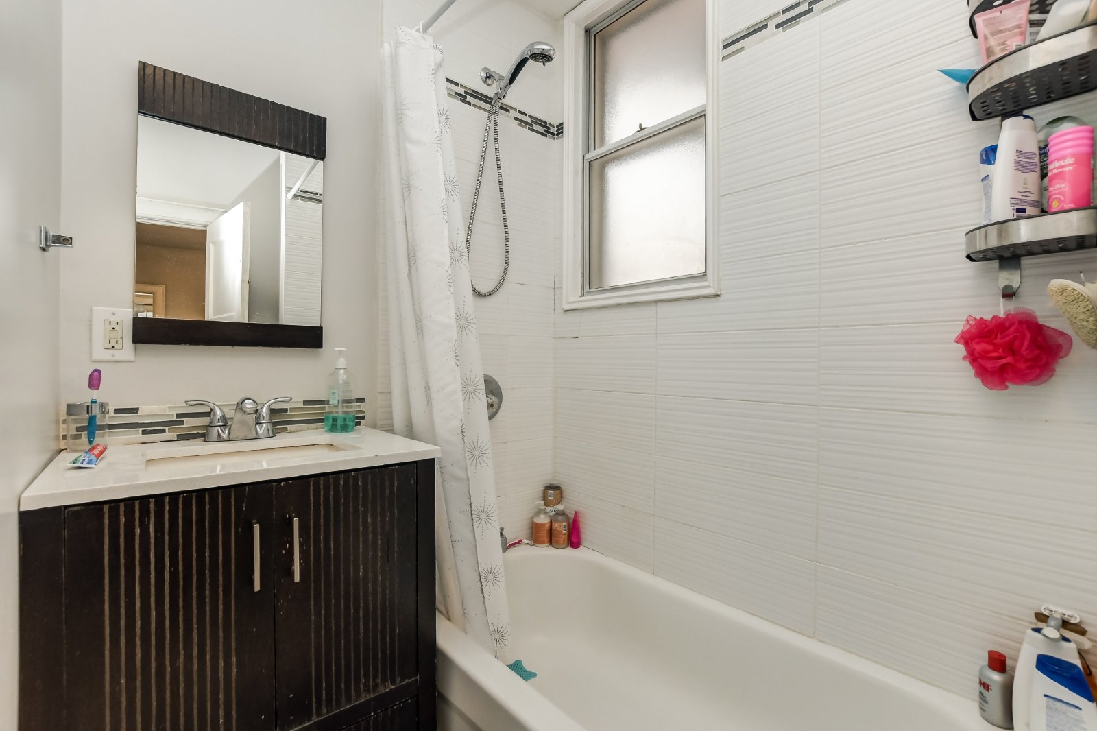 1074 Gladstone Avenue - 2B property image