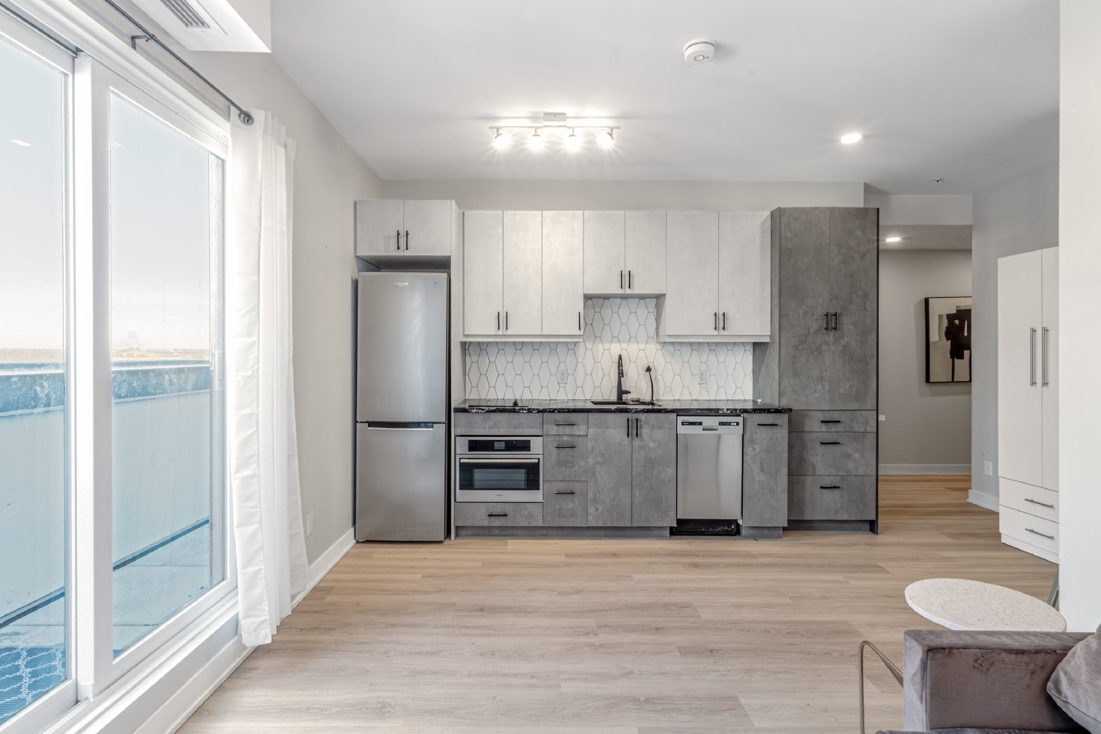 86 Hinton Avenue North - 203 property image