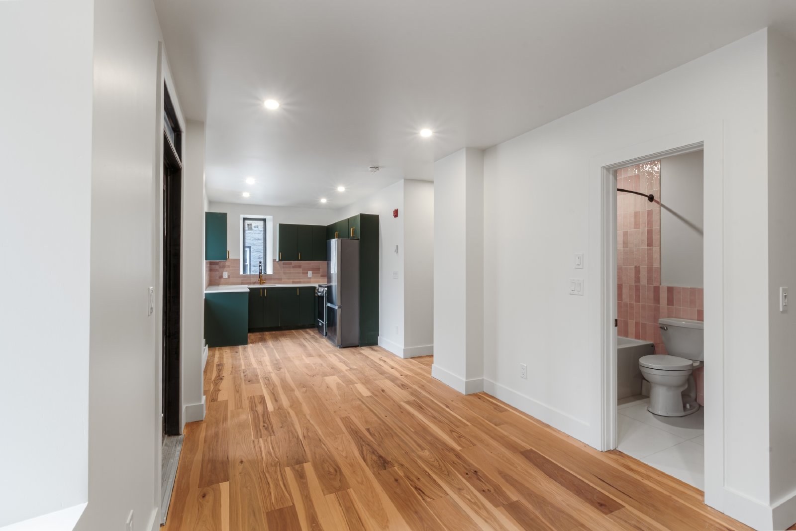 476 Rue Wilbrod Street - 101 property image