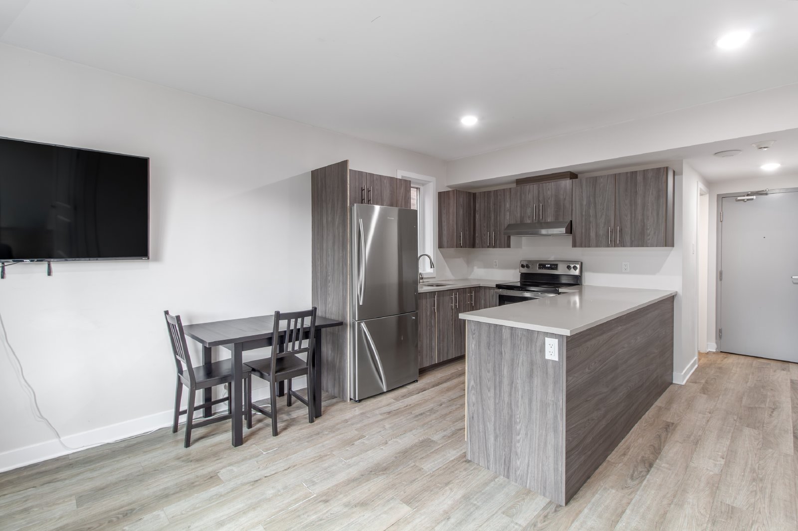 296 Rue Somerset Street East - 2 property image