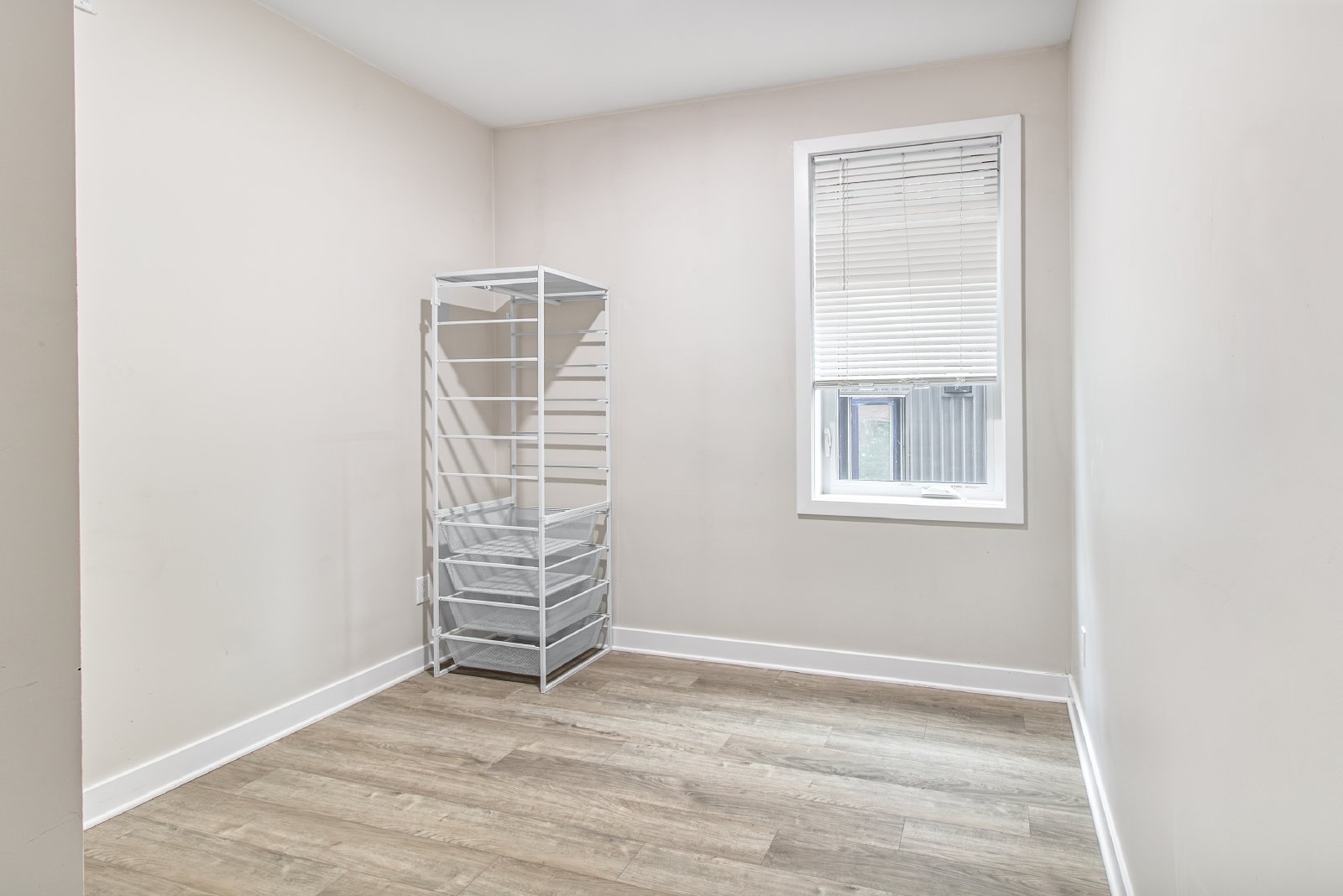 296 Rue Somerset Street East - 2 property image