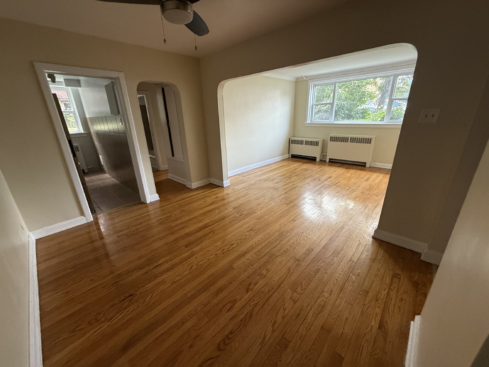 371 Churchill Avenue North - 2 property image