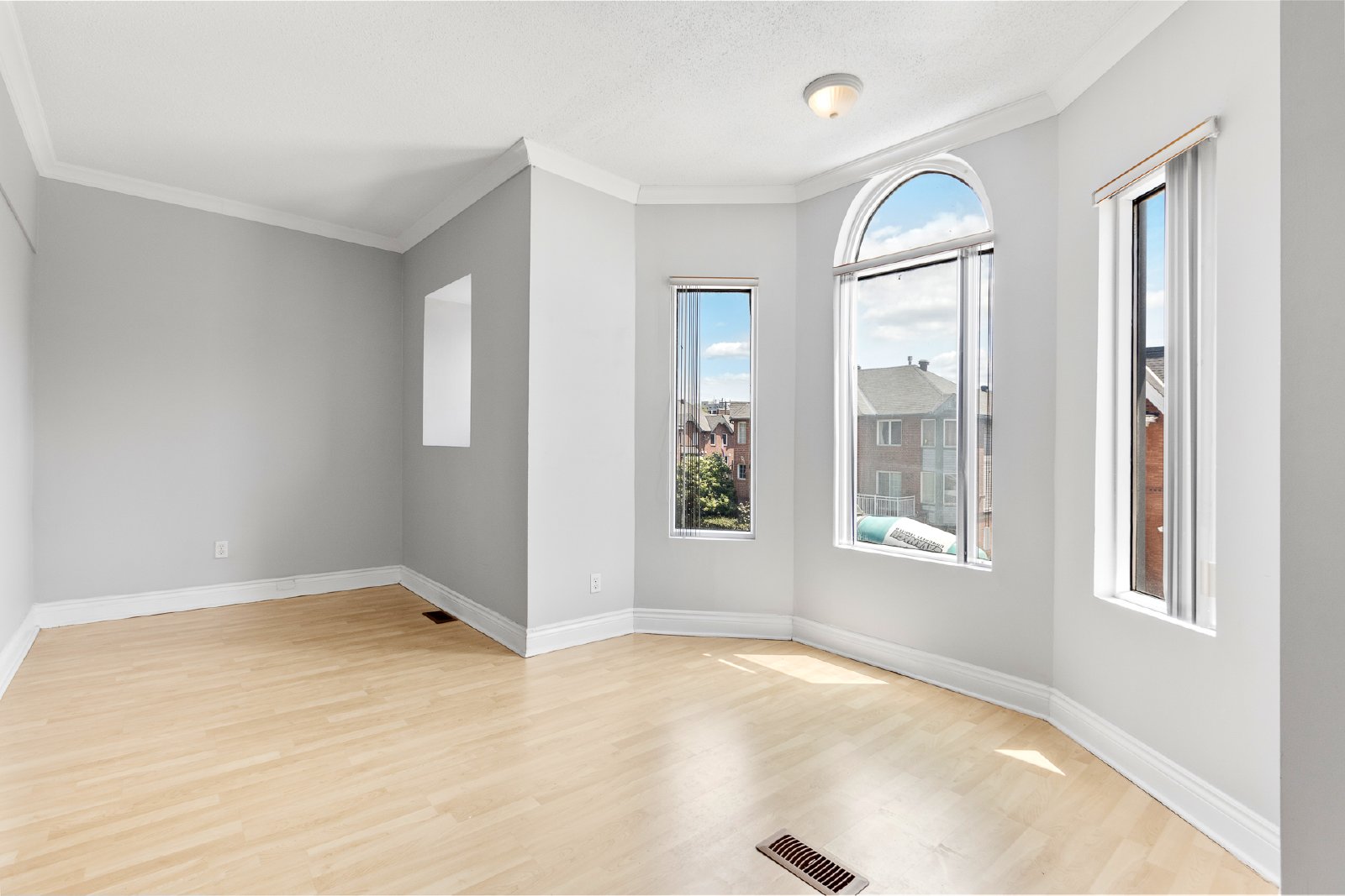 455 Somerset Street W - 2 property image
