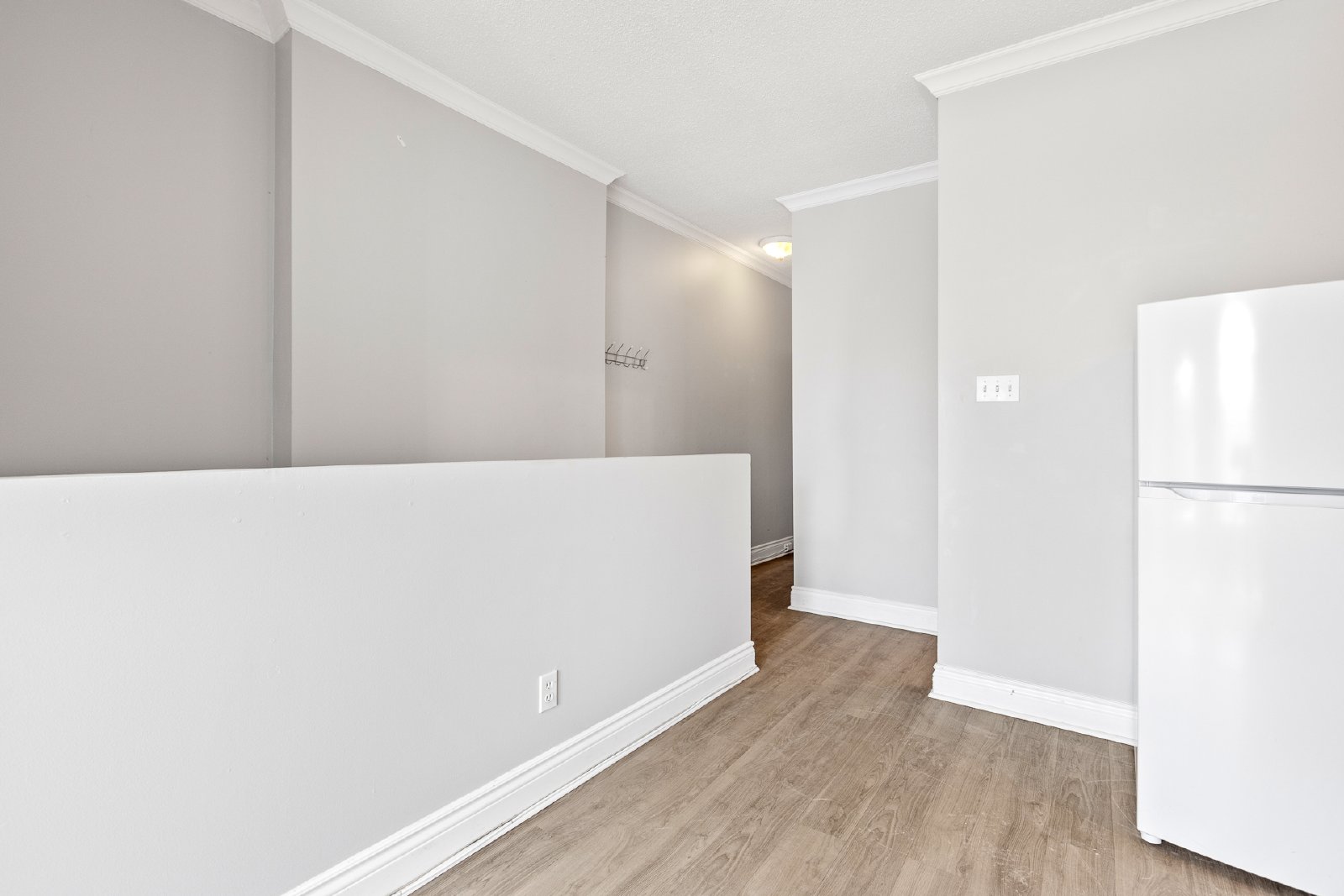 455 Somerset Street W - 2 property image