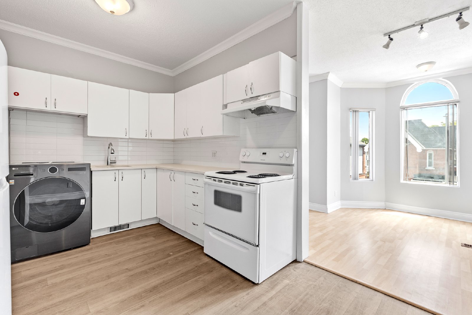 455 Somerset Street W - 2 property image