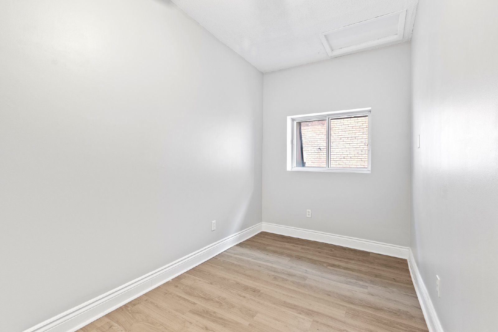 455 Somerset Street W - 2 property image