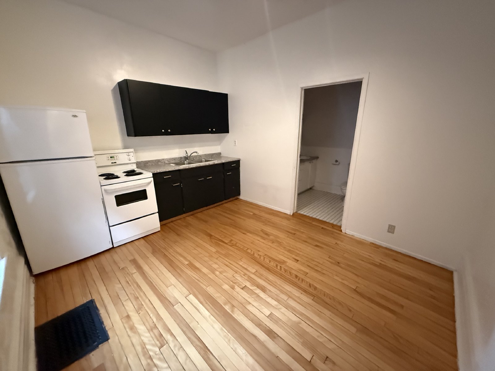 389 Daly Avenue - 1 property image