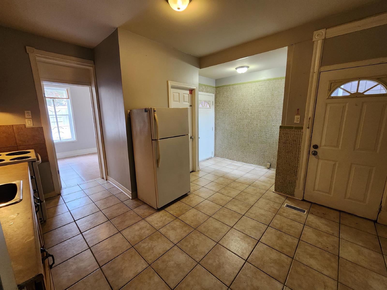 865 Somerset Street W - 2 property image