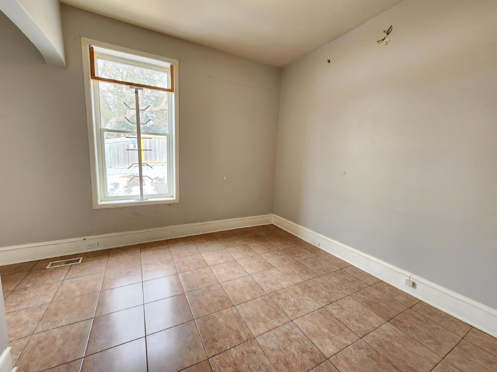 865 Somerset Street W - 2 property image