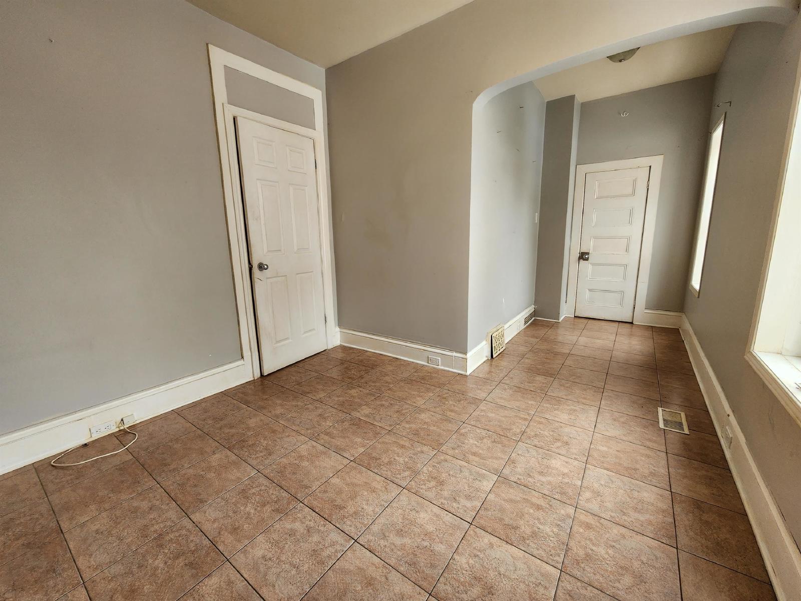 865 Somerset Street W - 2 property image