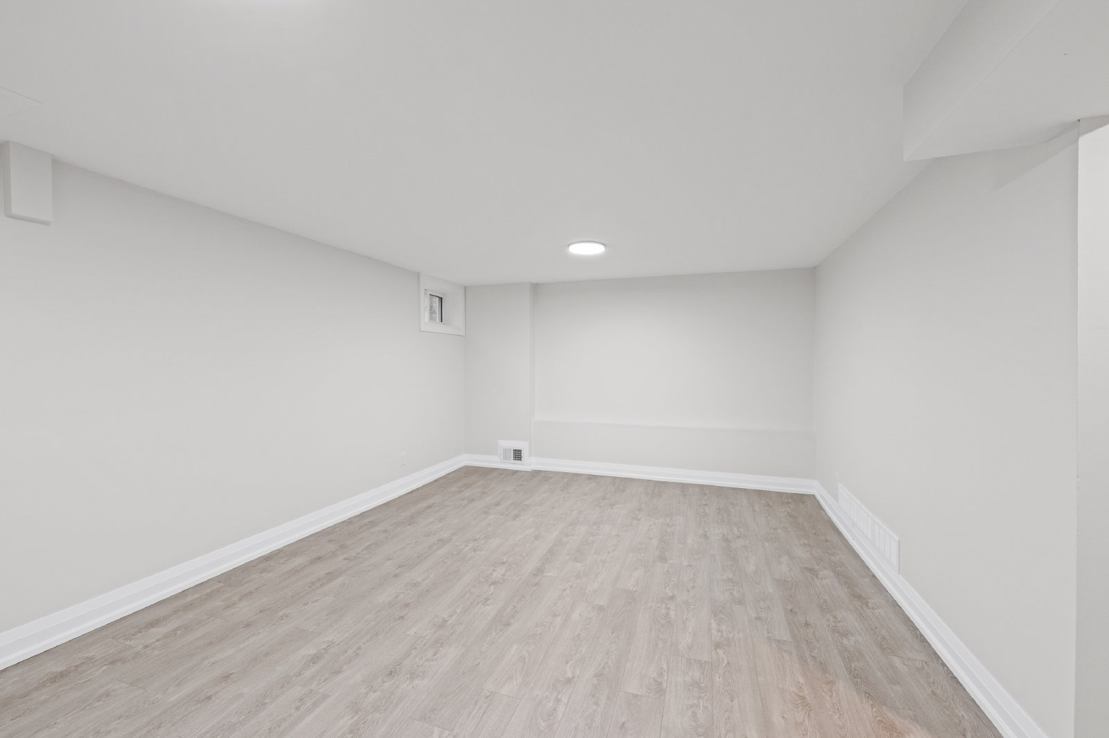 660 Hochelaga Street - 38 property image