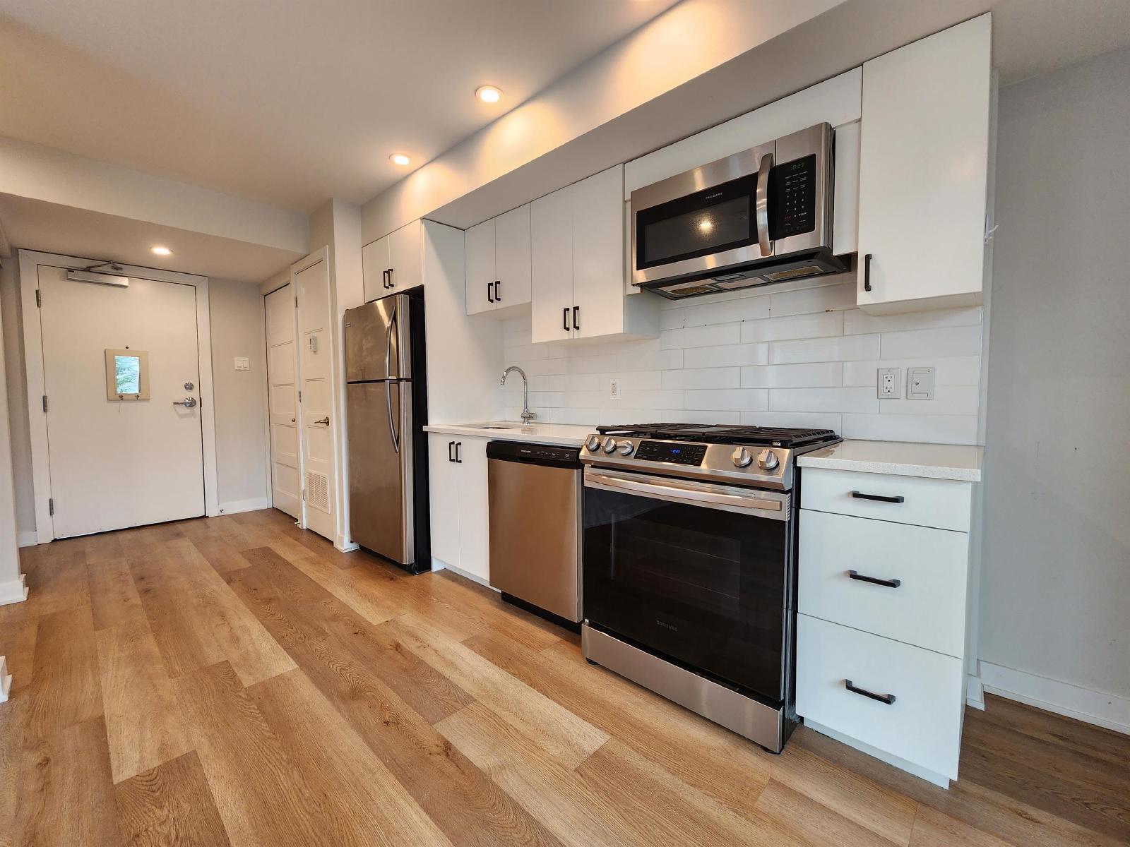 689 Churchill Avenue North - 104 property image