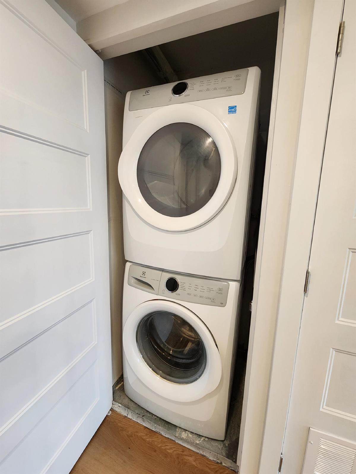 689 Churchill Avenue North - 104 property image