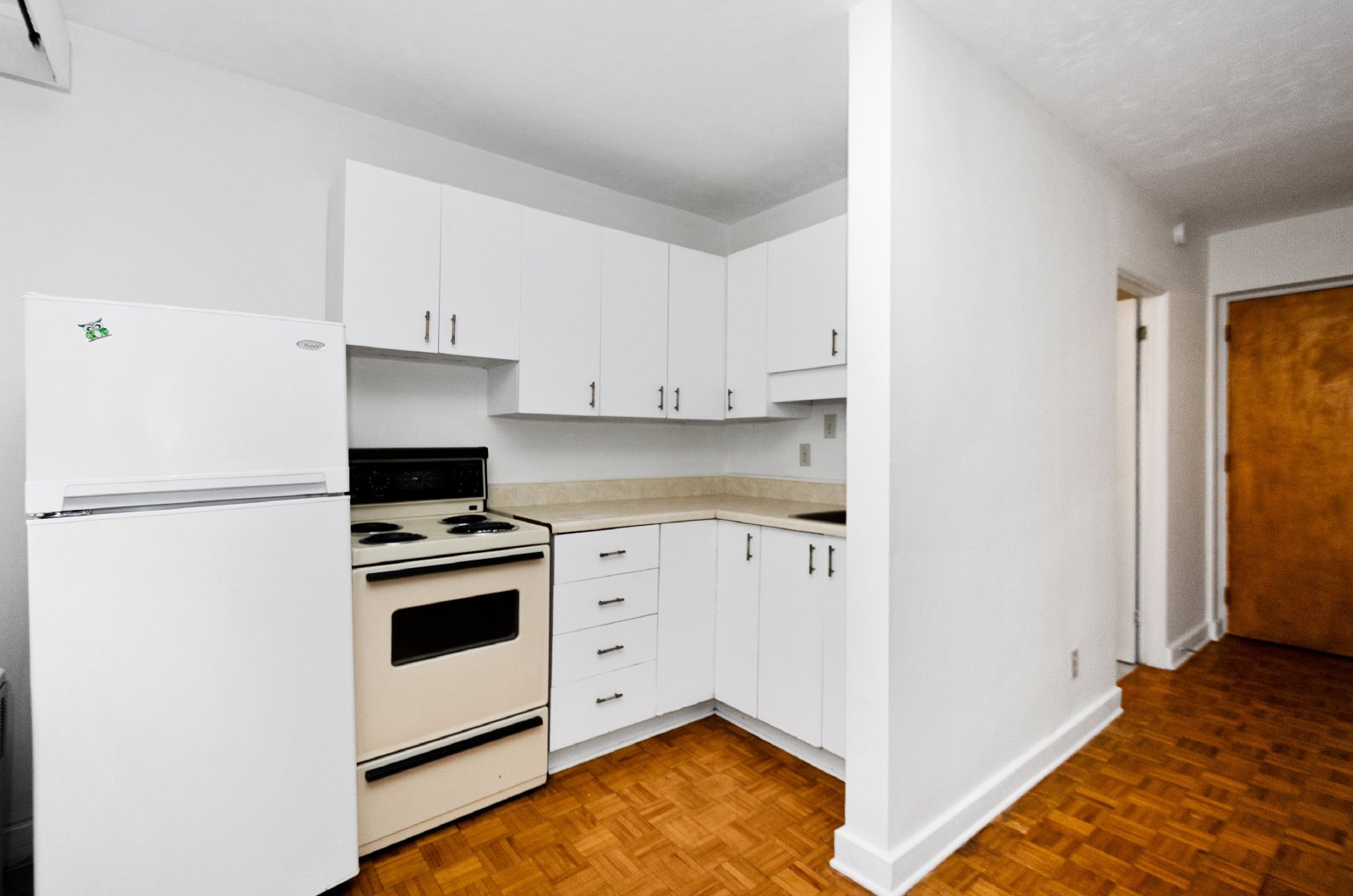 161 Somerset Street West - 6 property image