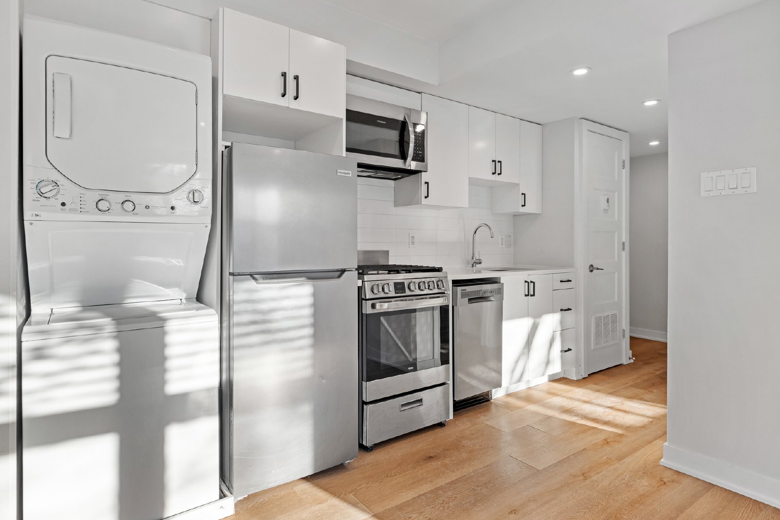 689 Churchill Avenue North - 201 property image