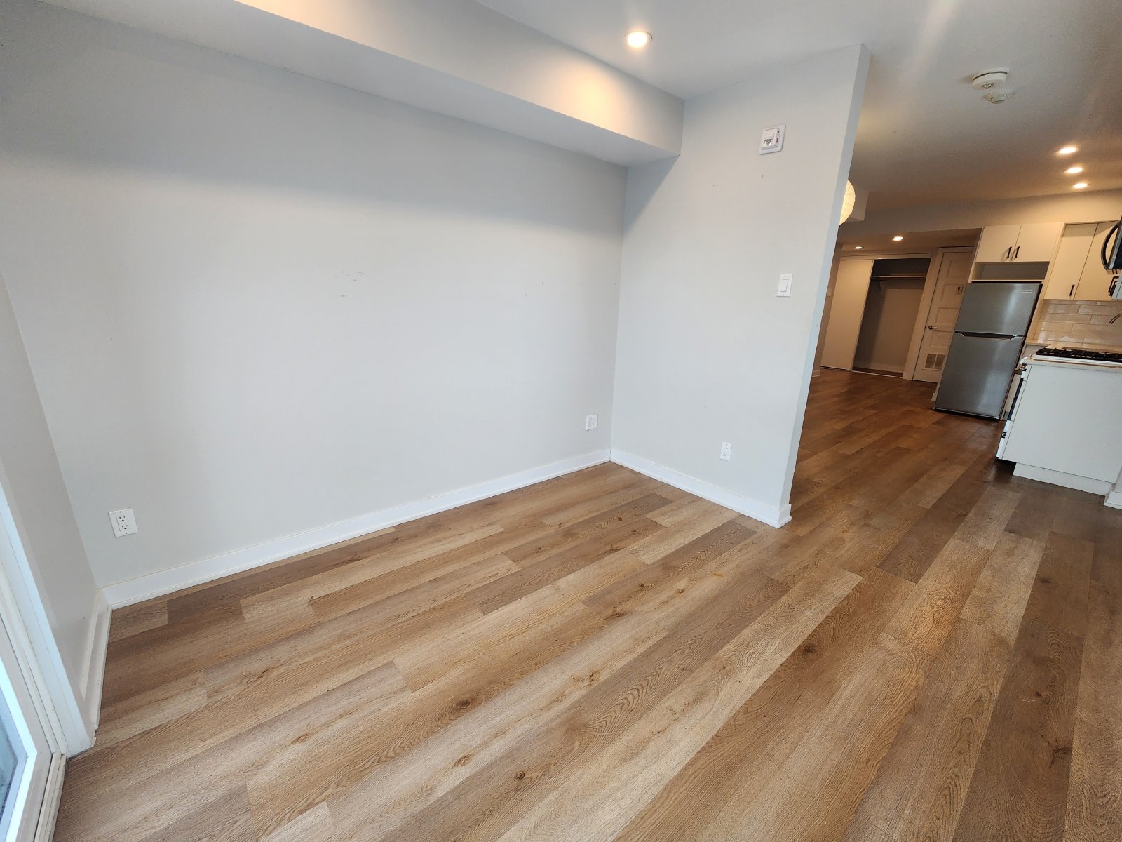 689 Churchill Avenue North - 302 property image