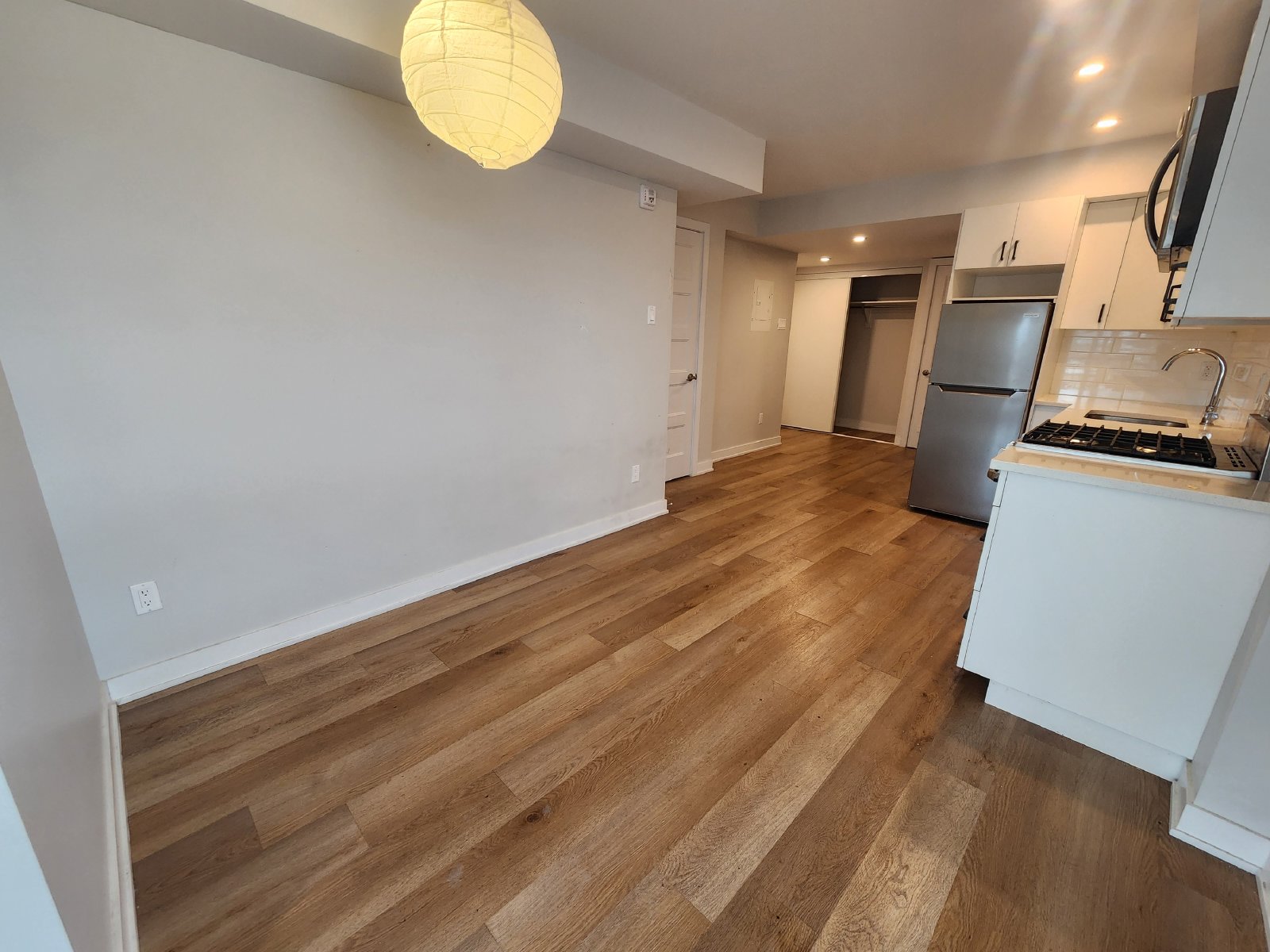 689 Churchill Avenue North - 302 property image