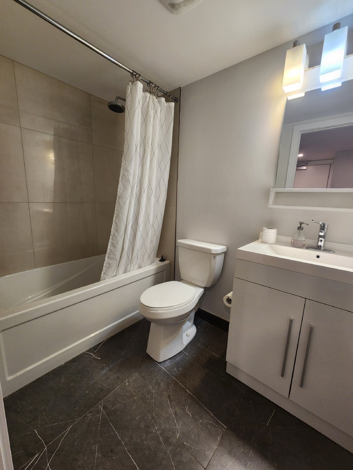 689 Churchill Avenue North - 302 property image