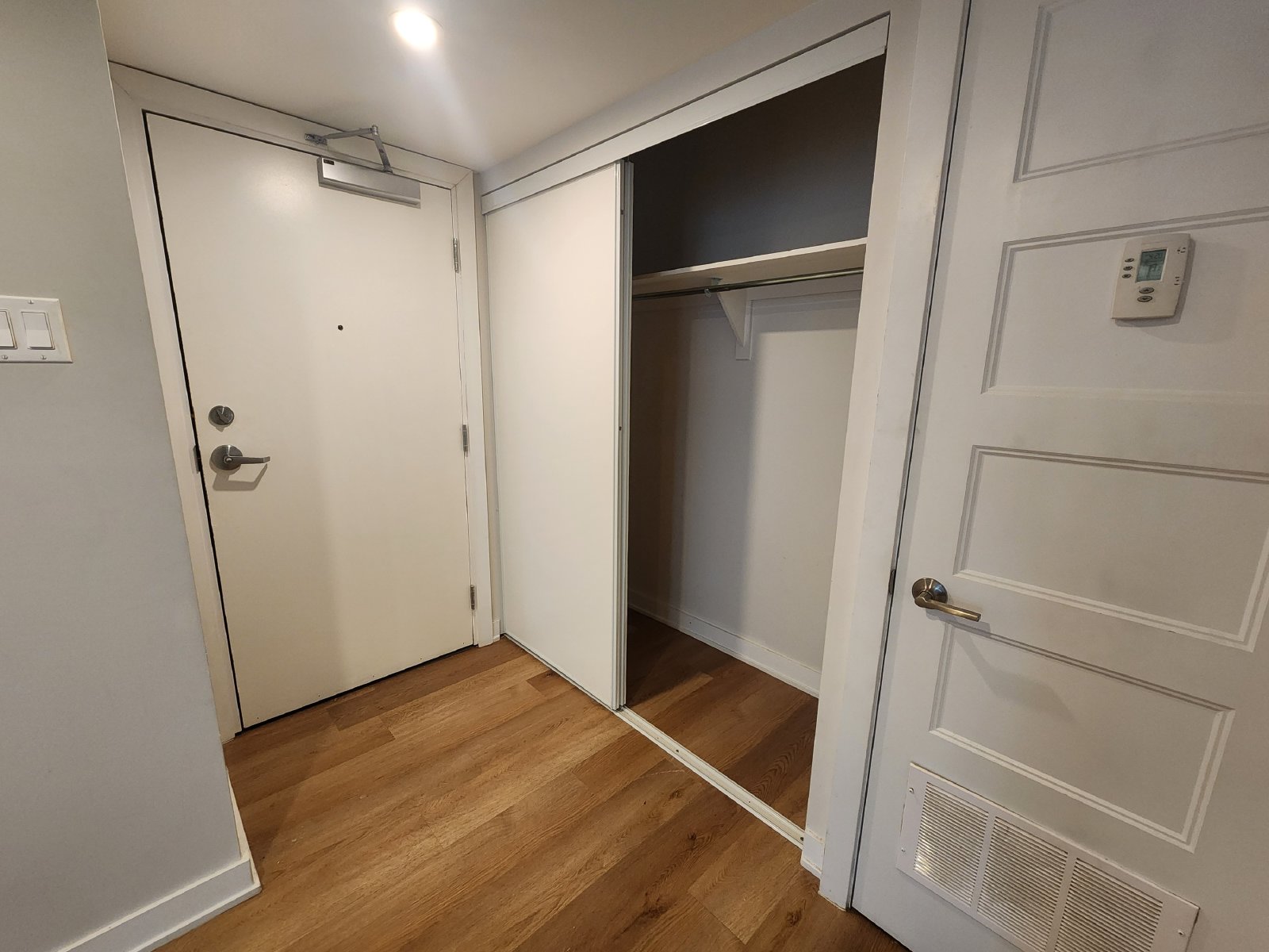 689 Churchill Avenue North - 302 property image