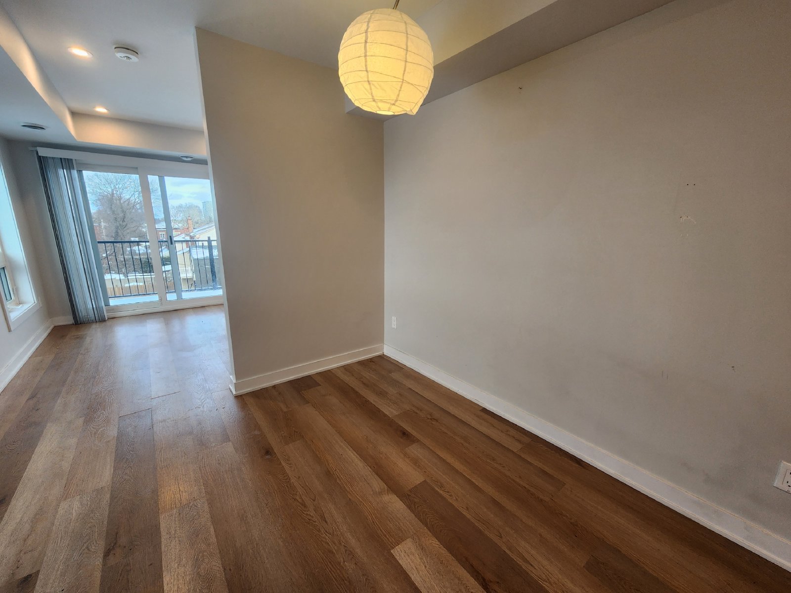 689 Churchill Avenue North - 302 property image