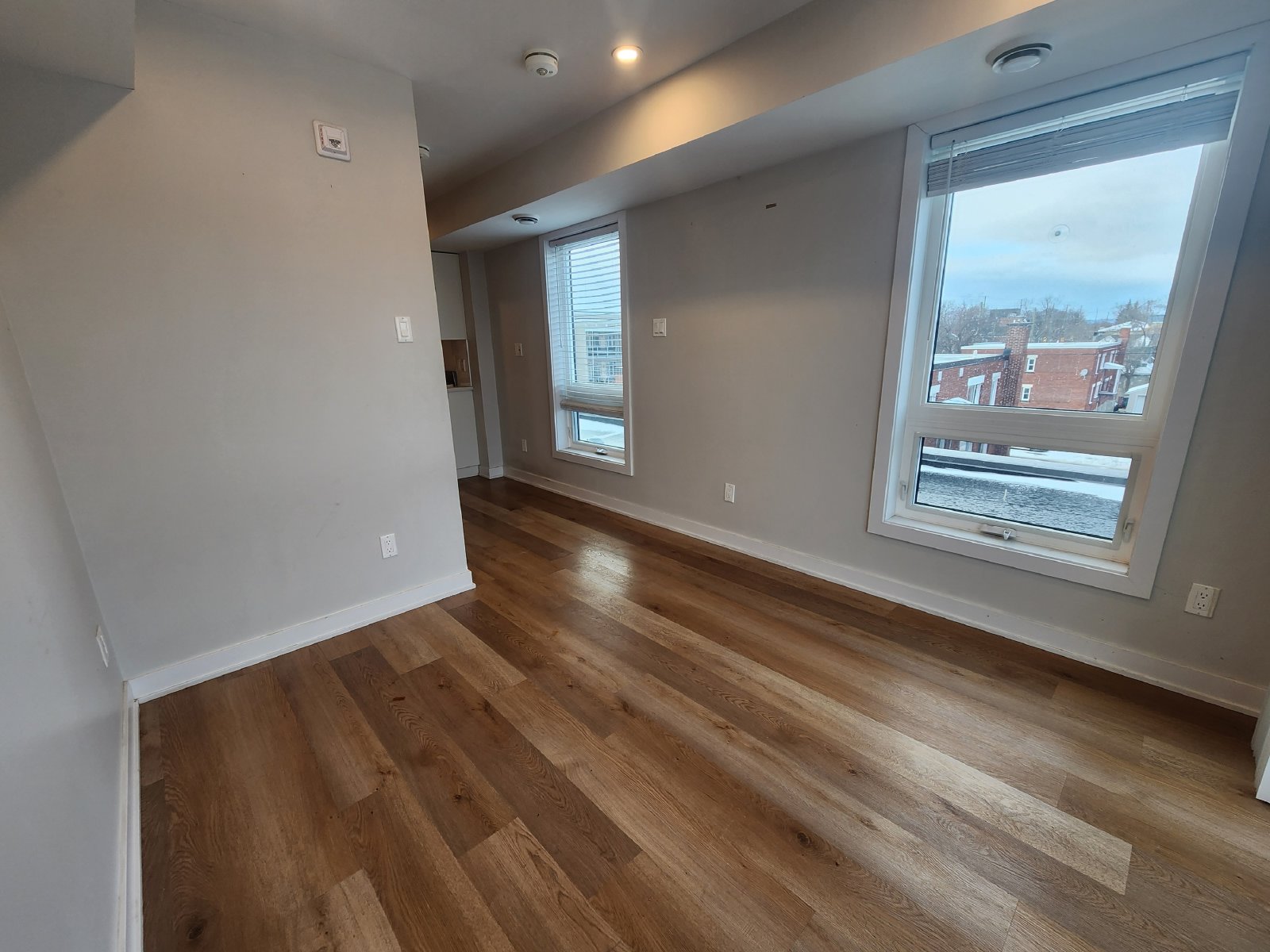 689 Churchill Avenue North - 302 property image