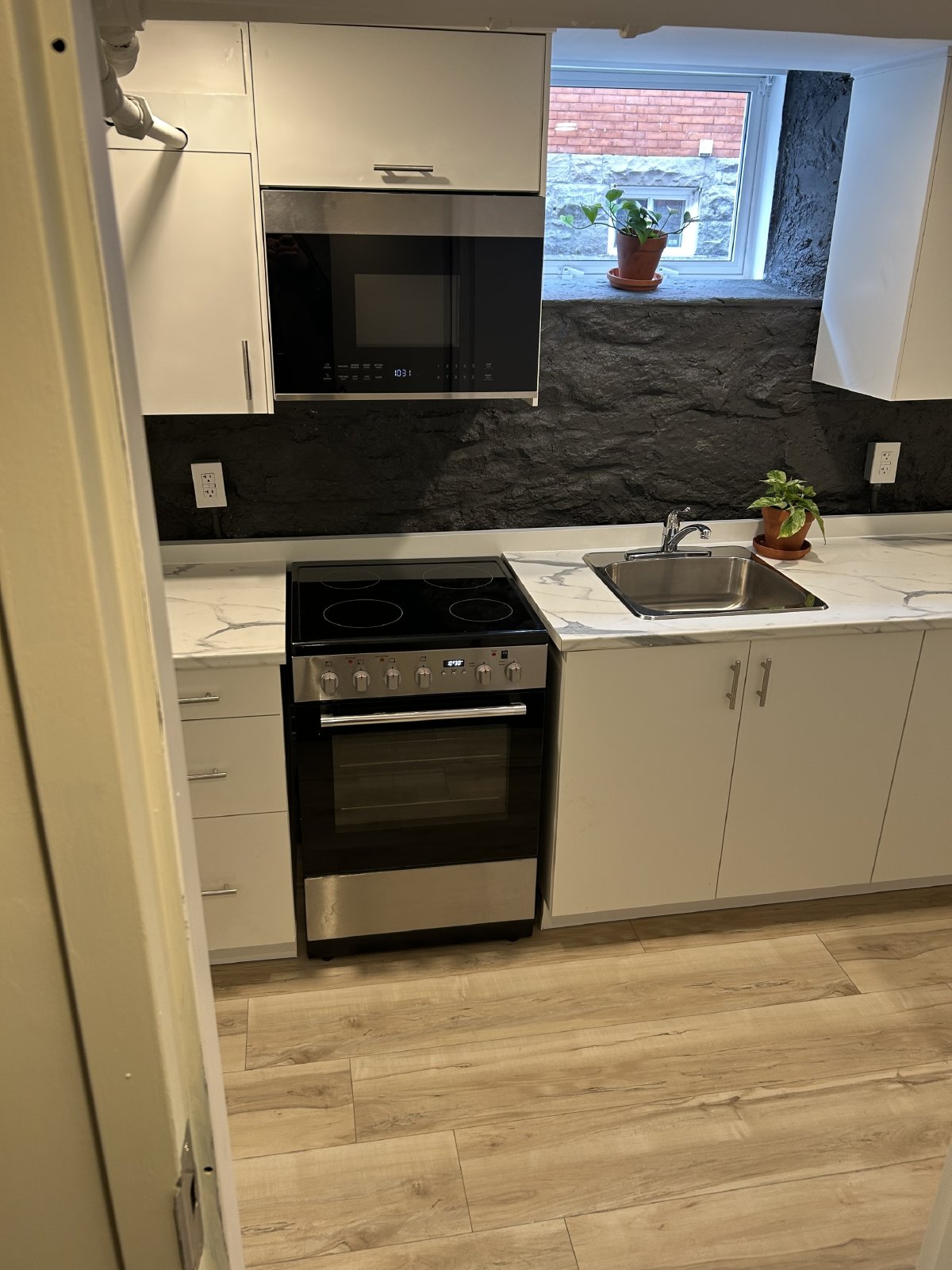 196 James - Unit 9 property image