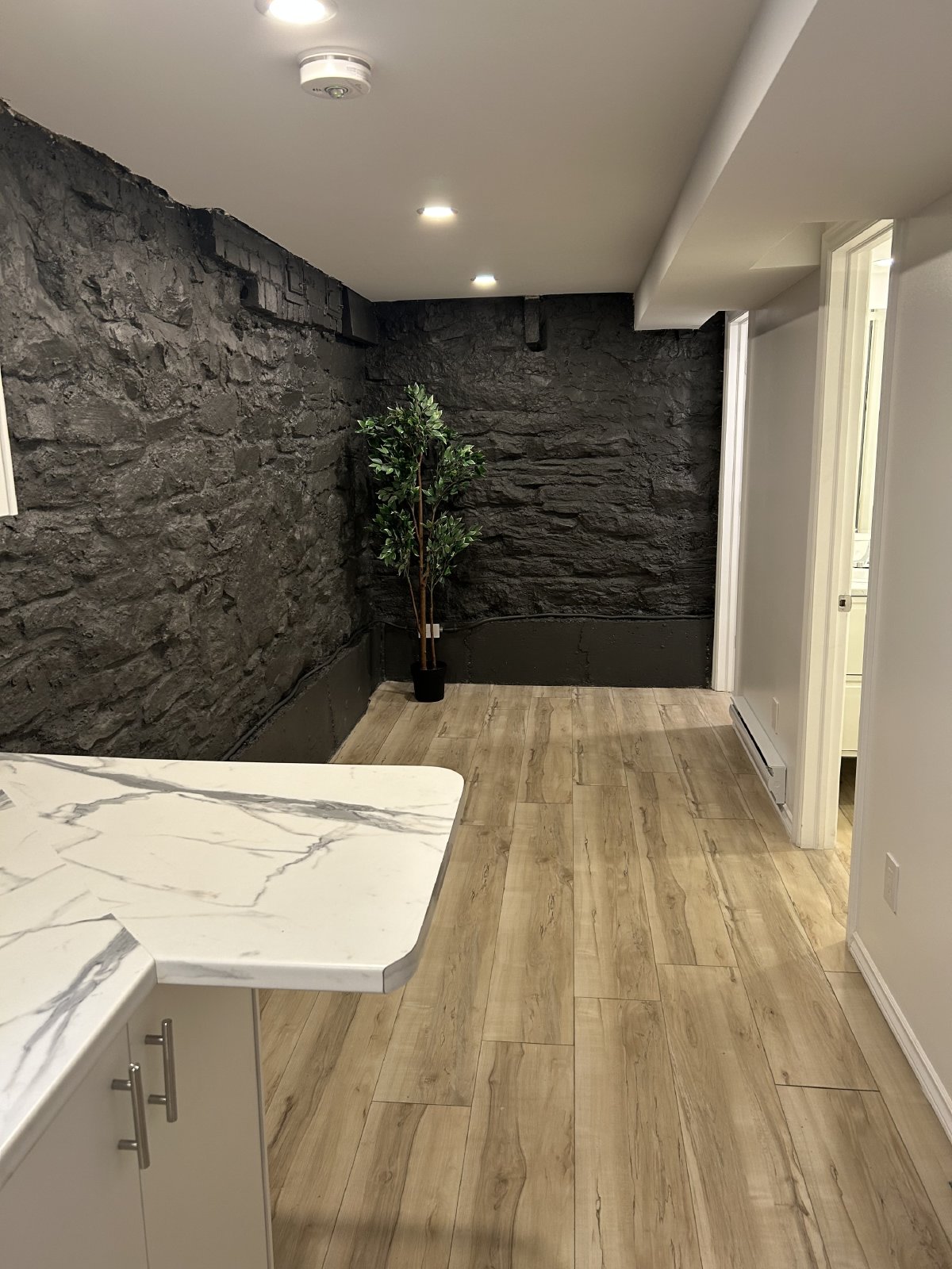 196 James - Unit 9 property image